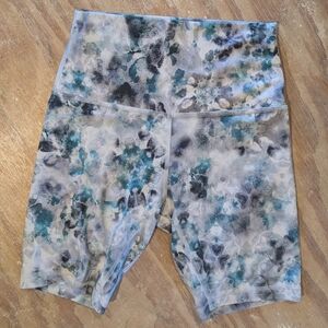 Lululemon Bike Shorts Size 4